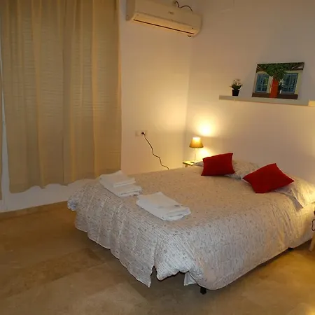 Minimalist Loft Center By Gms شقة